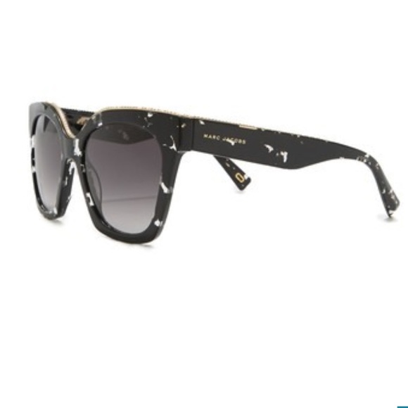 💯AUTHENTIC Marc Jacobs 52mm twist square - Picture 4 of 4